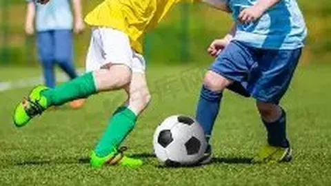 曼联官方确认：17岁新星伊布拉吉莫夫达成职业合同，未来可期！